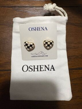 Oshena Black & White Checker Heart Stud Earrings